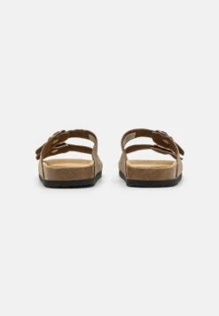 Pier One Leather Unisex - Slippers - Stone -Pier One 000fb85e1afd4504bcf13e0042582440 scaled
