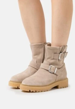 Pier One Leather - Cowboy/Biker Ankle Boot - Beige