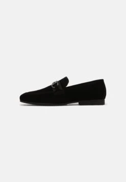 Pier One Smart Slip-Ons - Black