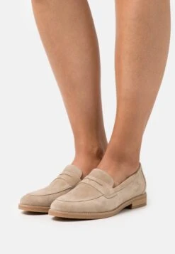 Pier One Leather - Slip-Ons - Beige