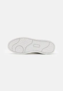 Pier One Unisex - Trainers - White -Pier One 1fe885e529994ab4a14e73599004ef7c scaled