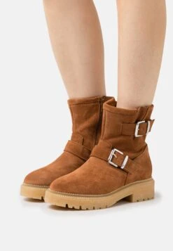 Pier One Leather - Cowboy/Biker Ankle Boot - Cognac