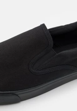 Pier One Unisex - Slip-Ons - Black -Pier One 26a1fbd0cc924d46ae2adf4001f75648 scaled