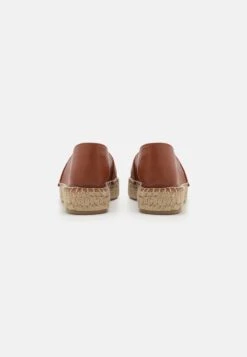 Pier One Leather- Slip-Ons - Cognac 9 Pier One Leather- Slip-Ons - Cognac -Pier One 422a8a488ed345a6be6eb3e8086b0209 scaled