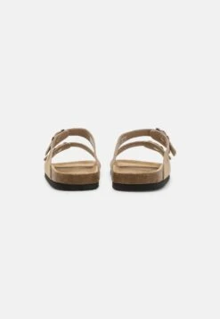 Pier One Leather Unisex - Slippers - Beige -Pier One 5c08a27821fd48c5b7a8f15fb878043f scaled