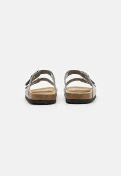 Pier One Leather Unisex - Slippers - Grey -Pier One 5c52920d2cf64005948ca6c907d5c2d5 scaled