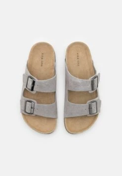 Pier One Leather Unisex - Slippers - Grey -Pier One 6e172422b00e484a8ac21c5f565af9d6 scaled