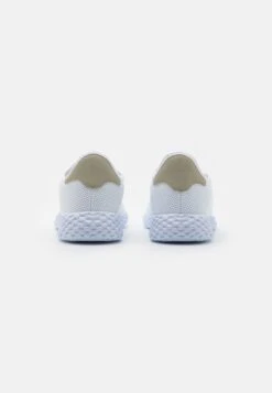 Pier One Trainers - White 8 Pier One Trainers - White -Pier One 7b693e638a644a1296171cc327999979 scaled