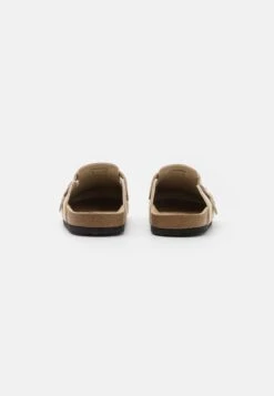 Pier One Leather Unisex - Slippers - Beige -Pier One 7fc4209f0b9d443b96717beece6deee4 scaled