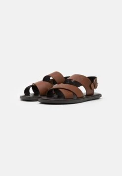 Pier One Unisex - Sandals - Cognac -Pier One 93d59b6c78964396a0134fb24776a5f7 scaled