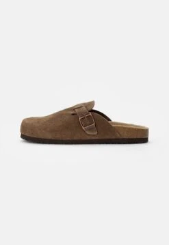 Pier One Leather Unisex - Slippers - Brown