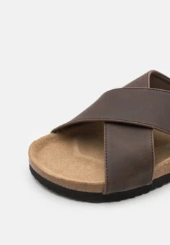 Pier One Unisex - Slippers - Brown -Pier One f9d3207b7541498e82deb0a381456400 scaled